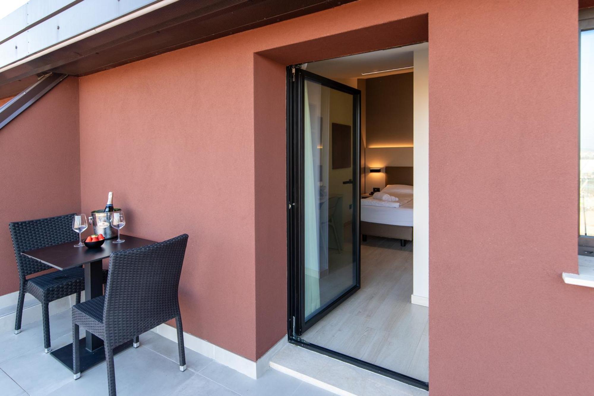 Ile Hotel Peschiera del Garda Exteriör bild