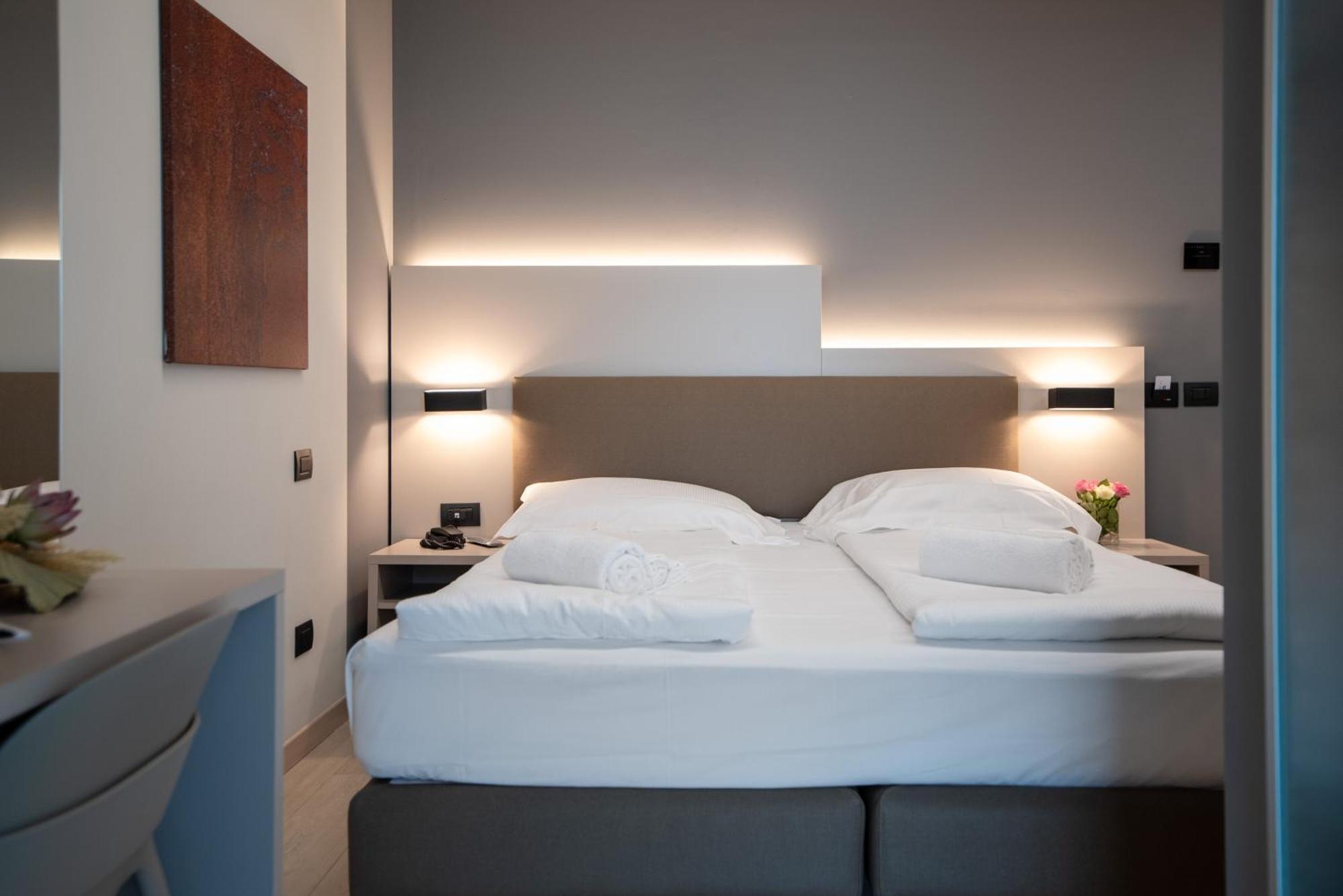 Ile Hotel Peschiera del Garda Exteriör bild
