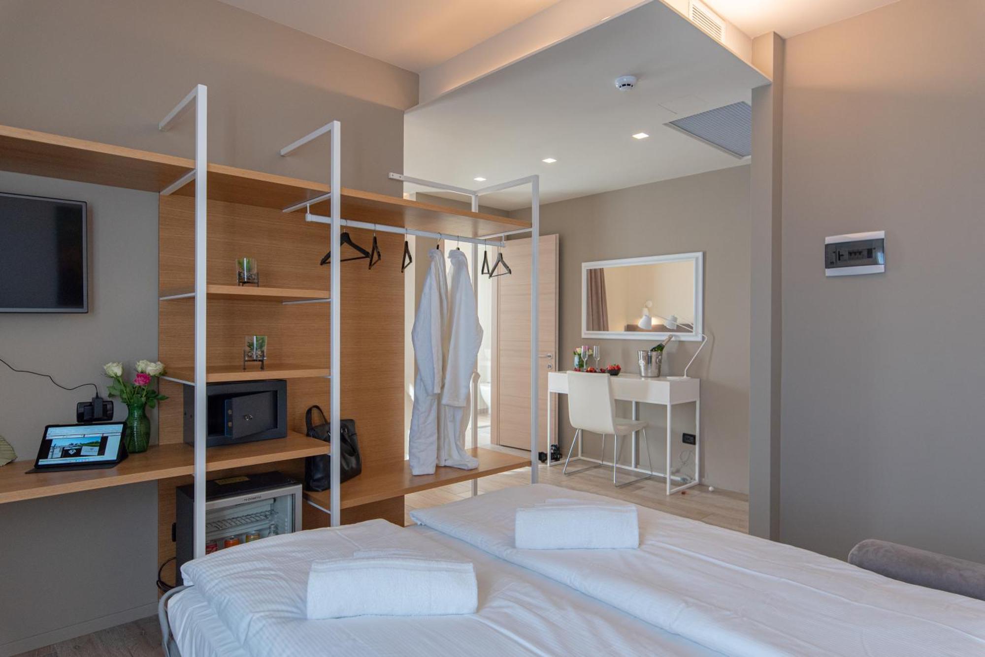 Ile Hotel Peschiera del Garda Exteriör bild