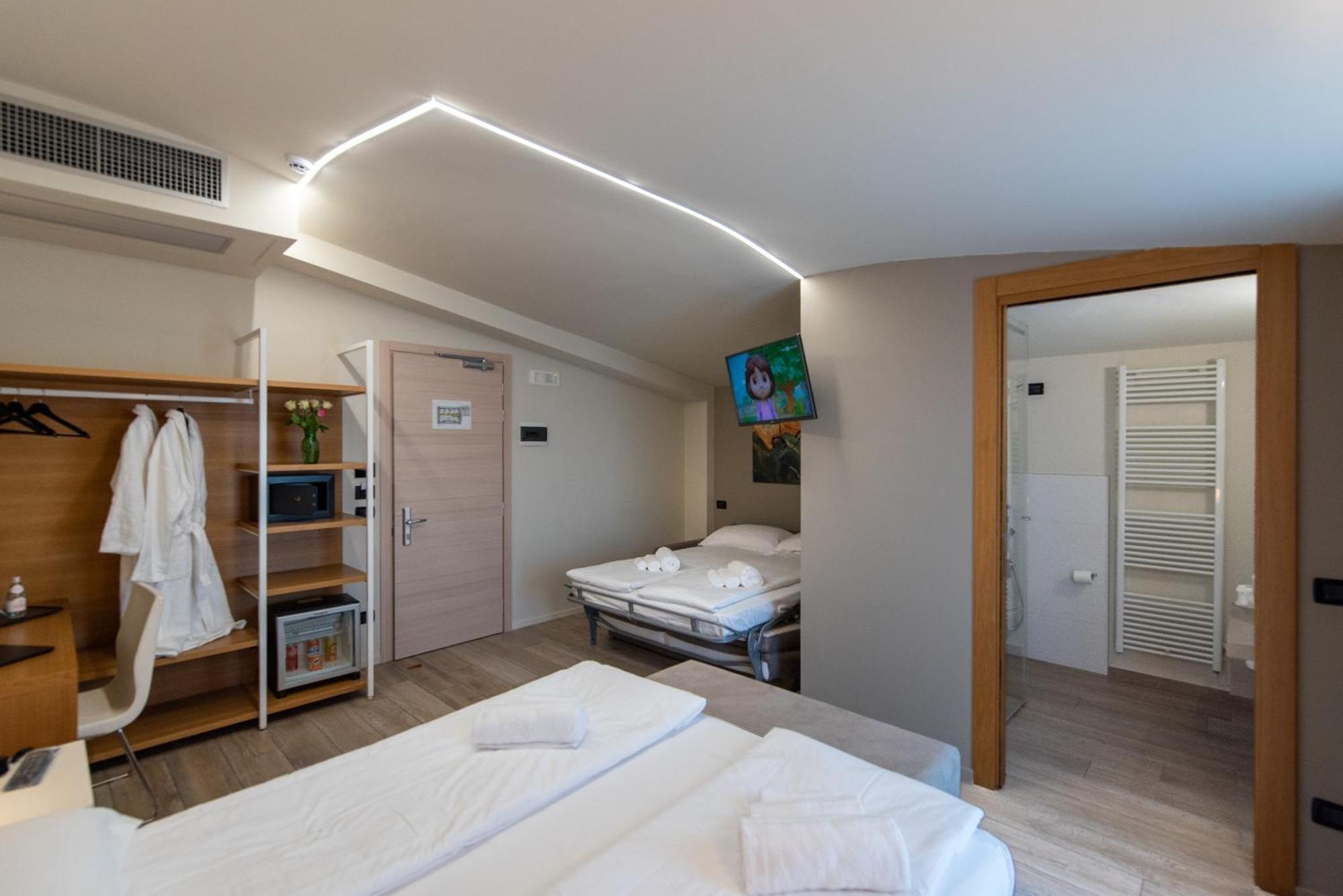 Ile Hotel Peschiera del Garda Exteriör bild