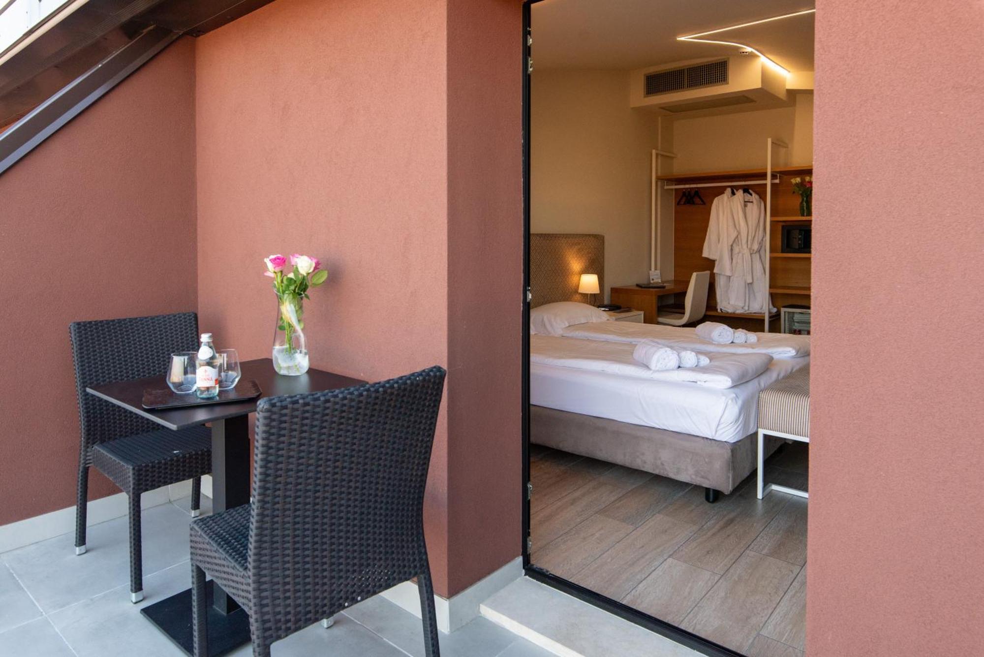 Ile Hotel Peschiera del Garda Exteriör bild