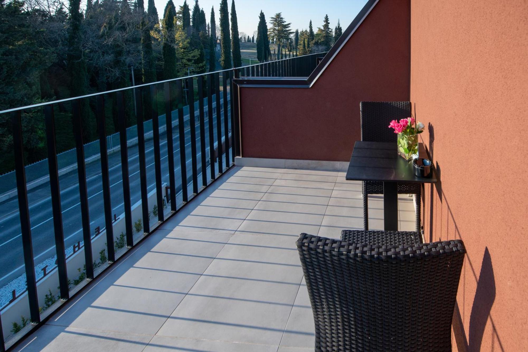Ile Hotel Peschiera del Garda Exteriör bild