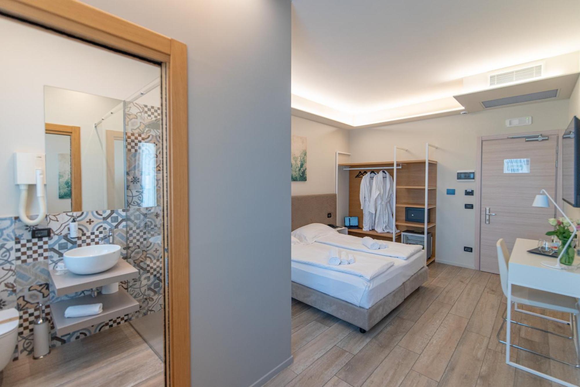 Ile Hotel Peschiera del Garda Exteriör bild